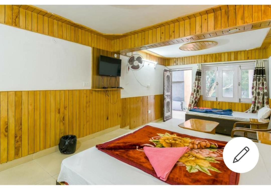 Tirthan Crest Homestay Banjar Номер фото