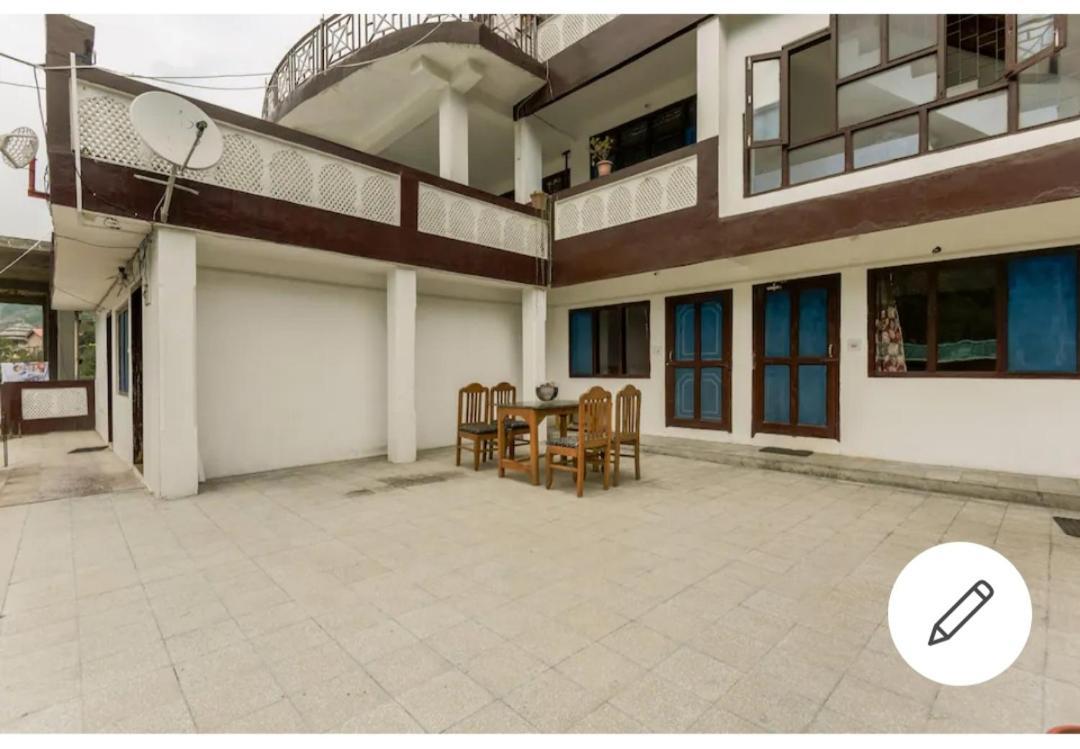 Tirthan Crest Homestay Banjar Экстерьер фото