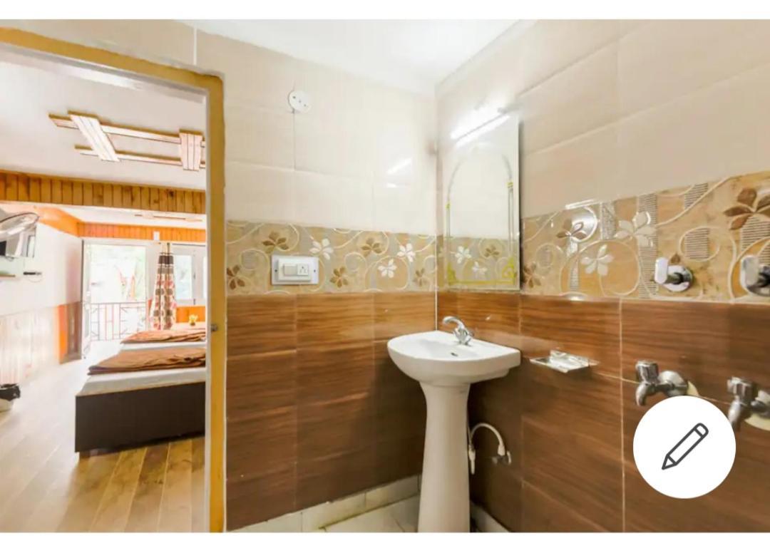 Tirthan Crest Homestay Banjar Экстерьер фото